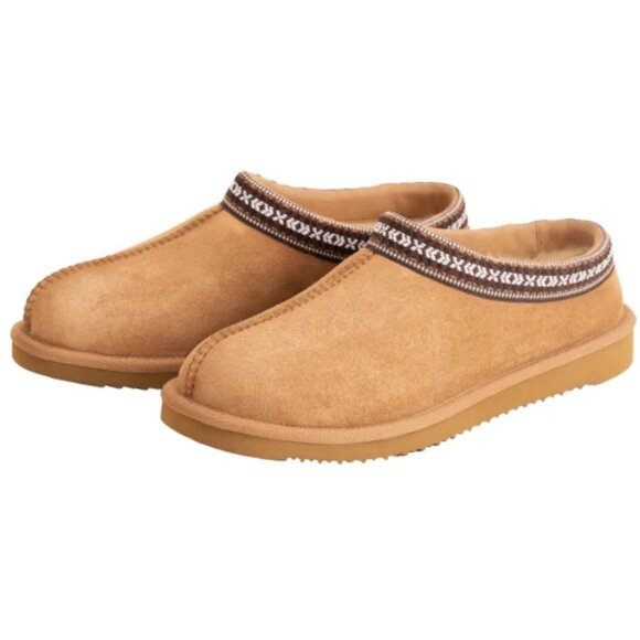 New in box Kirkland Signature Unisex Shearling Slipper, Tan (Chestnut) - Picture 1 of 5
